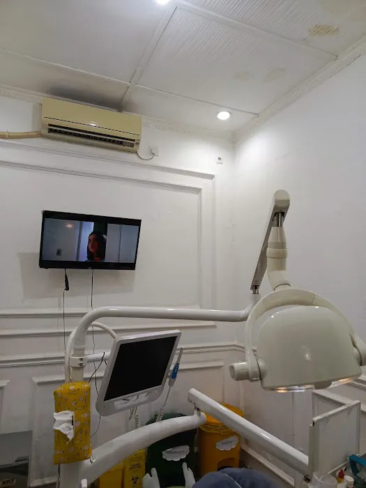 Modera Dental by drg Monica Sari Maulyna Picture 4